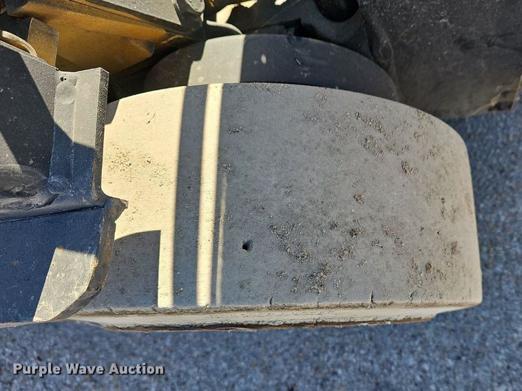 image for item NE9527 Yale GLC040AFNUAE092 forklift