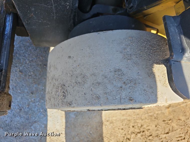 image for item NE9527 Yale GLC040AFNUAE092 forklift