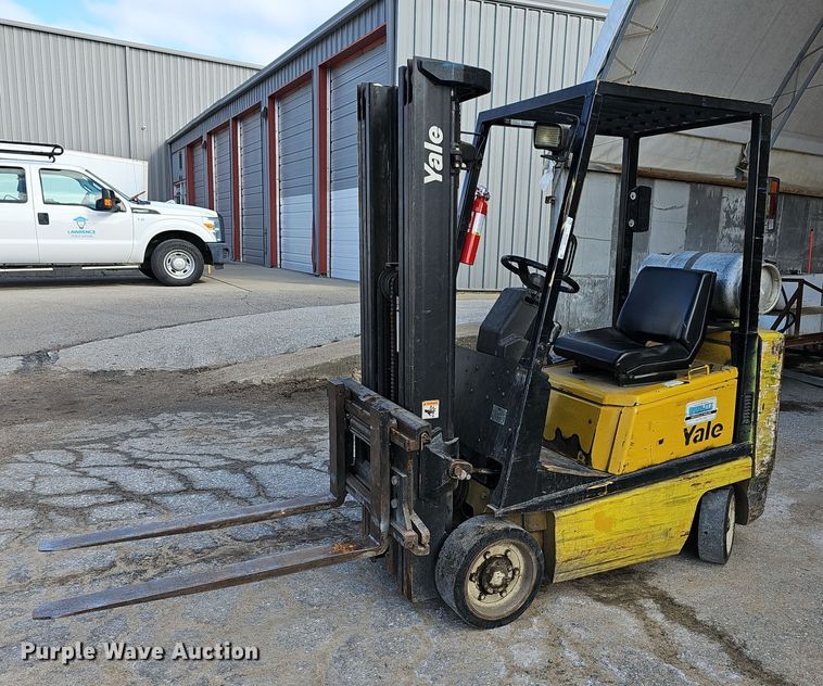 image for item NE9528 Yale GLC040AFNUAE082 forklift