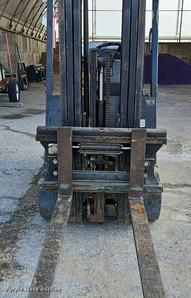 image for item NE9528 Yale GLC040AFNUAE082 forklift