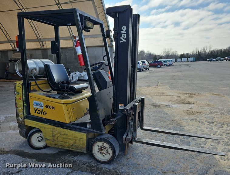 image for item NE9528 Yale GLC040AFNUAE082 forklift