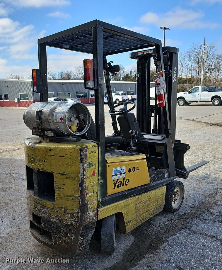 image for item NE9528 Yale GLC040AFNUAE082 forklift