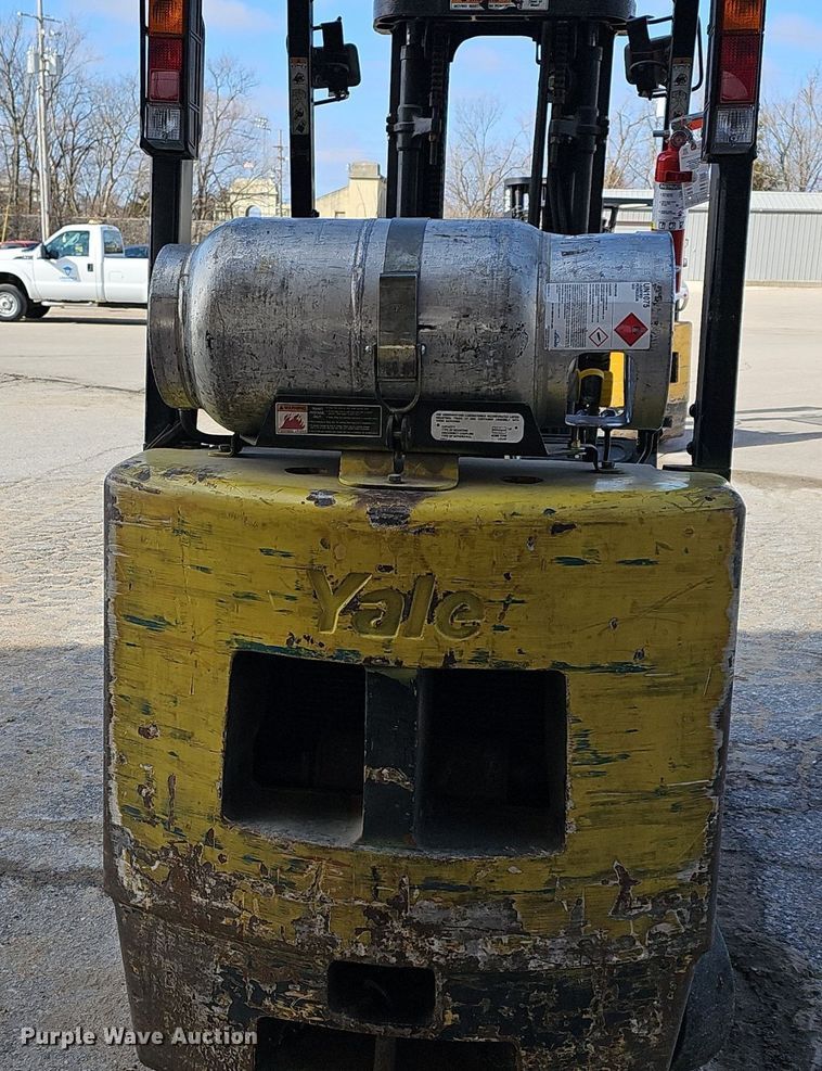 image for item NE9528 Yale GLC040AFNUAE082 forklift
