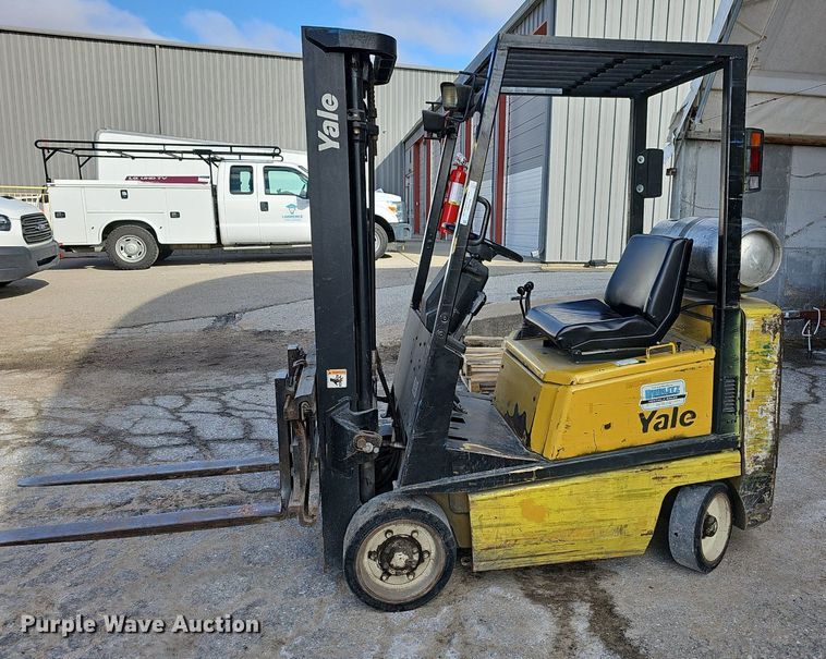 image for item NE9528 Yale GLC040AFNUAE082 forklift
