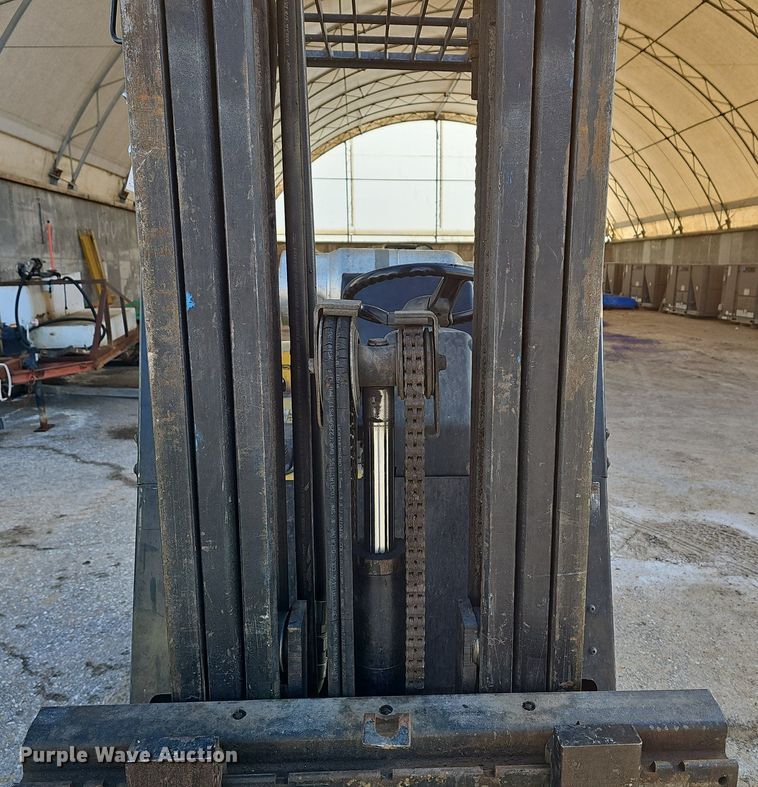 image for item NE9528 Yale GLC040AFNUAE082 forklift