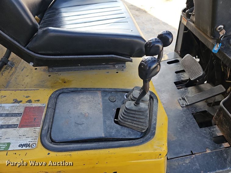 image for item NE9528 Yale GLC040AFNUAE082 forklift