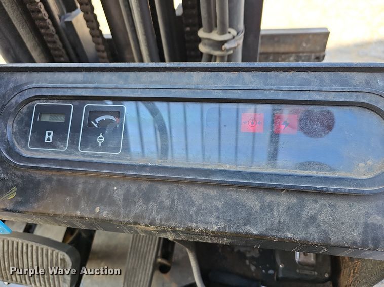 image for item NE9528 Yale GLC040AFNUAE082 forklift