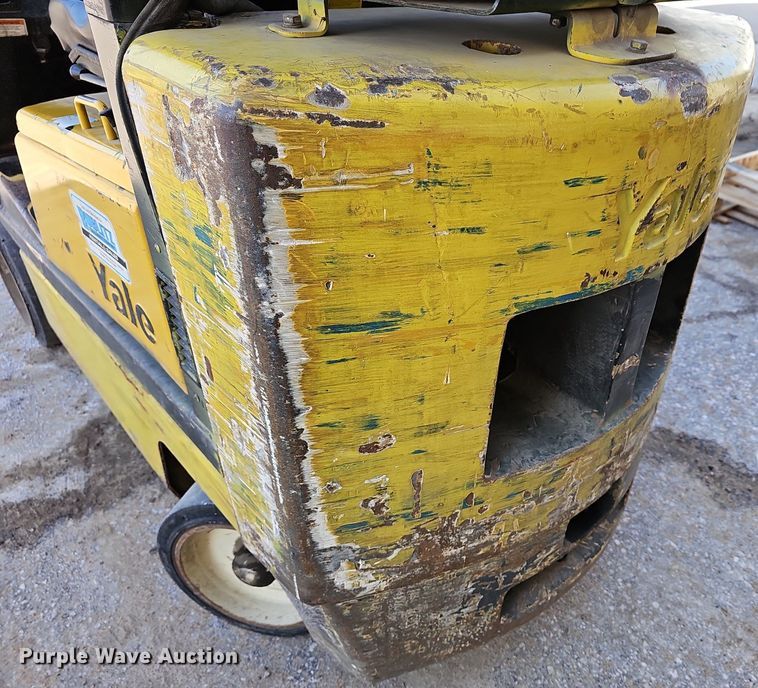 image for item NE9528 Yale GLC040AFNUAE082 forklift