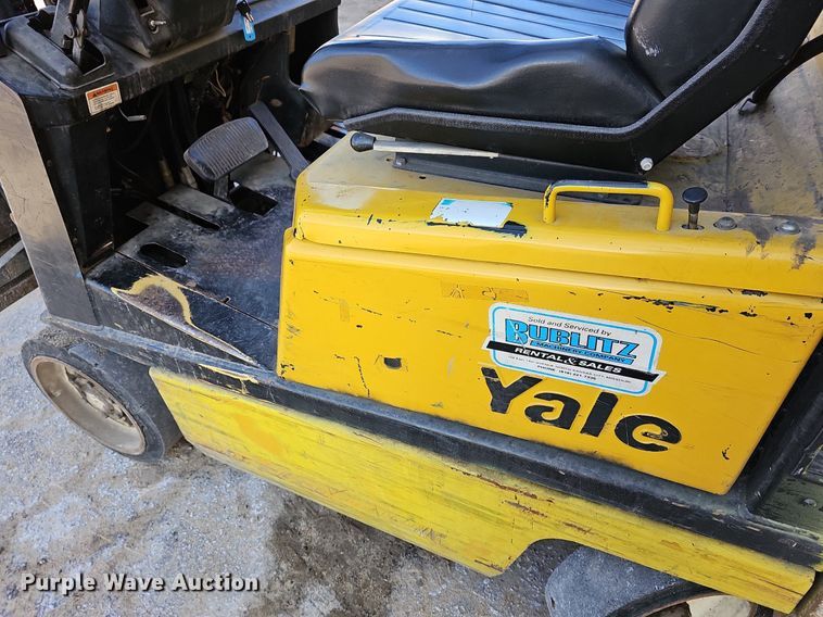 image for item NE9528 Yale GLC040AFNUAE082 forklift