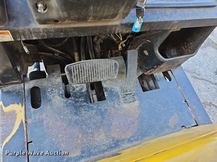 image for item NE9528 Yale GLC040AFNUAE082 forklift