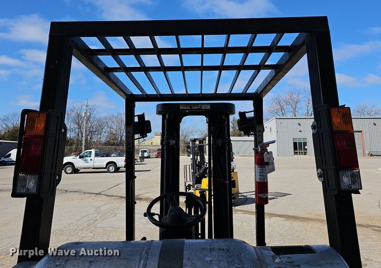 image for item NE9528 Yale GLC040AFNUAE082 forklift