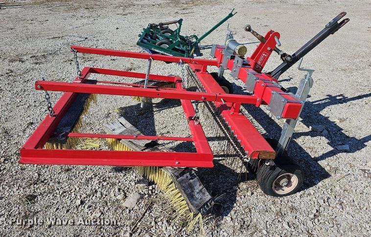 image for item NE9529 (2) artificial turf groomers