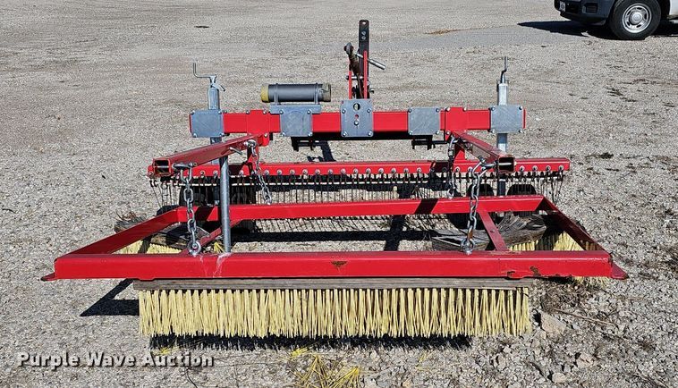 image for item NE9529 (2) artificial turf groomers