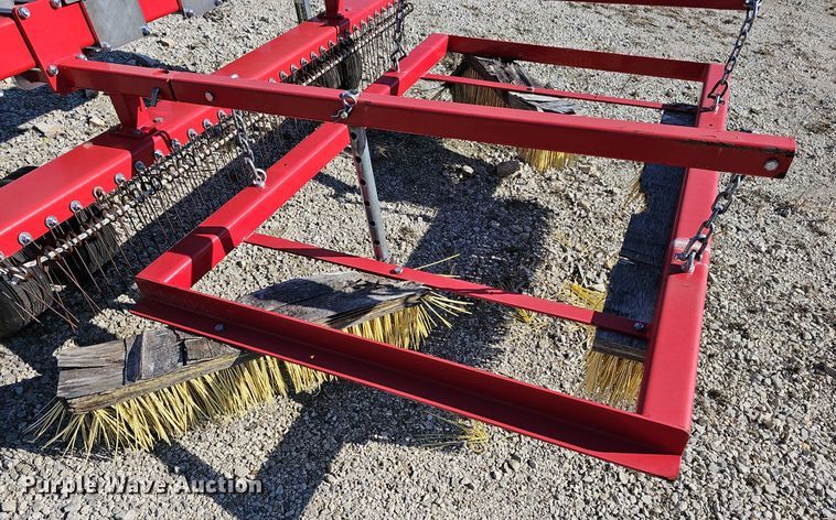 image for item NE9529 (2) artificial turf groomers