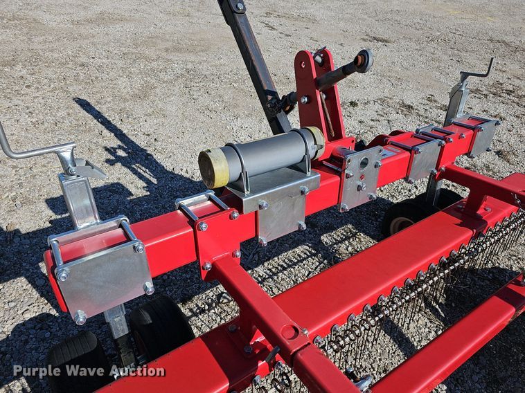 image for item NE9529 (2) artificial turf groomers