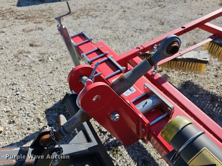 image for item NE9529 (2) artificial turf groomers