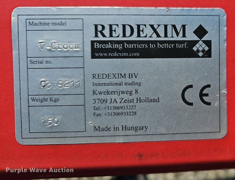 image for item NE9529 (2) artificial turf groomers