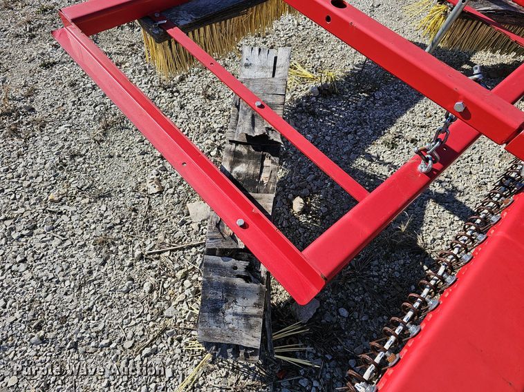 image for item NE9529 (2) artificial turf groomers