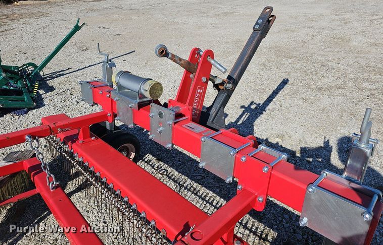 image for item NE9529 (2) artificial turf groomers