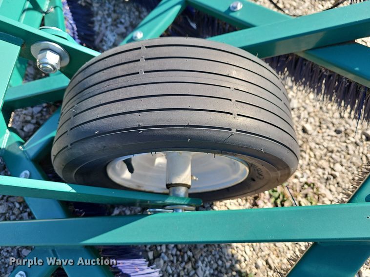 image for item NE9529 (2) artificial turf groomers