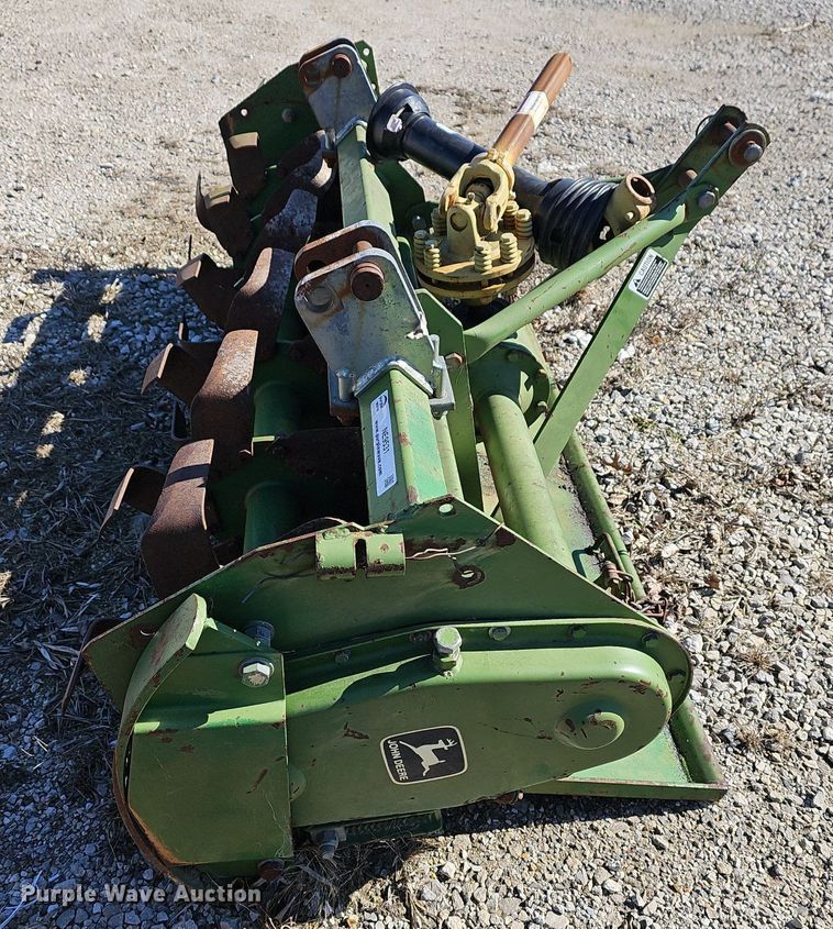 image for item NE9531 John Deere  660 tiller