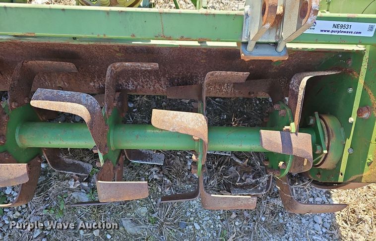 image for item NE9531 John Deere  660 tiller