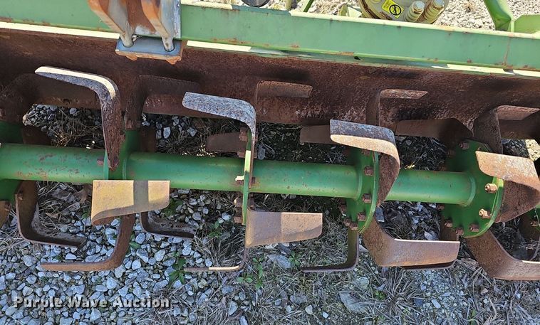 image for item NE9531 John Deere  660 tiller