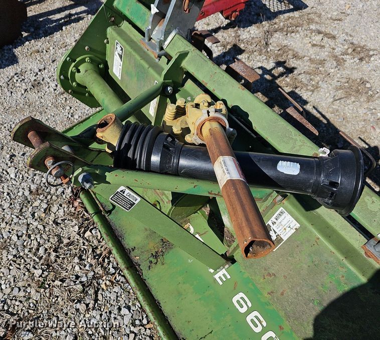 image for item NE9531 John Deere  660 tiller