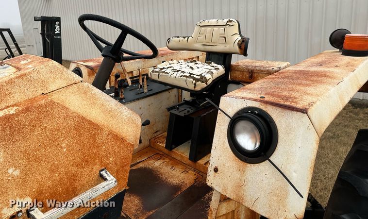 image for item NI9772 Case tractor