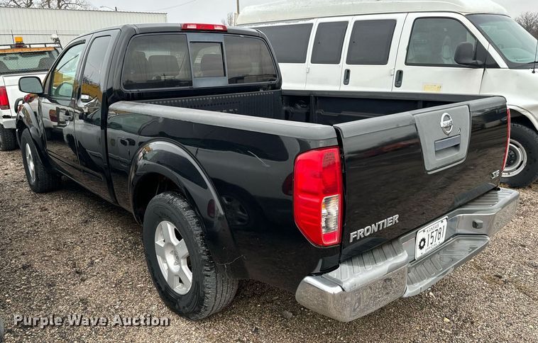 image for item NI9774 2005 Nissan Frontier  King Cab pickup truck