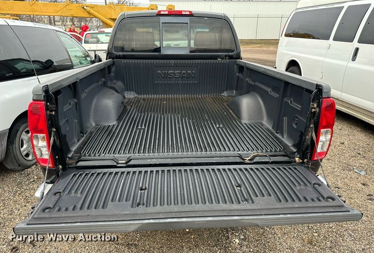 image for item NI9774 2005 Nissan Frontier  King Cab pickup truck