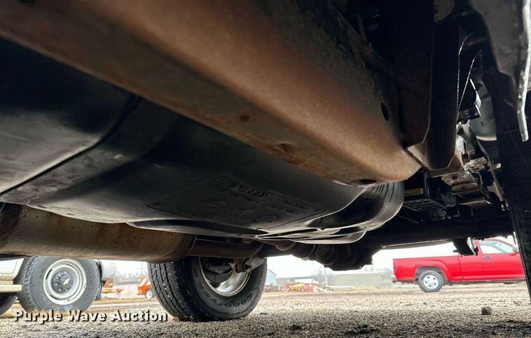 image for item NI9774 2005 Nissan Frontier  King Cab pickup truck