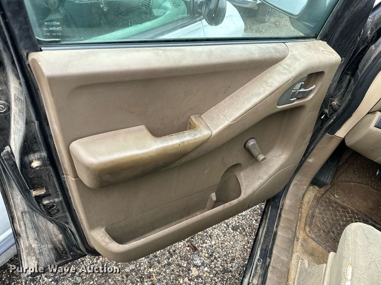 image for item NI9774 2005 Nissan Frontier  King Cab pickup truck