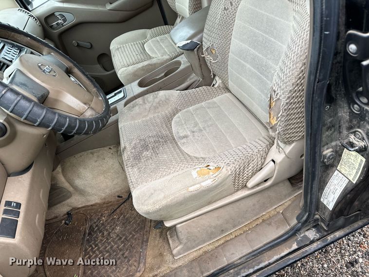 image for item NI9774 2005 Nissan Frontier  King Cab pickup truck