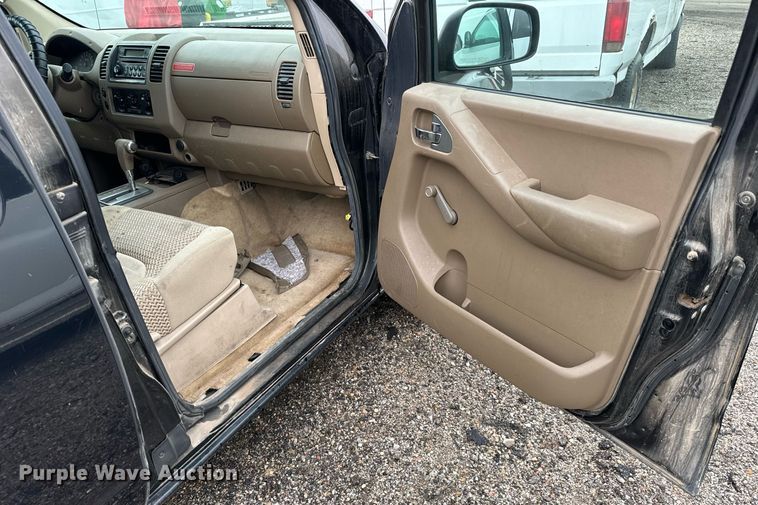 image for item NI9774 2005 Nissan Frontier  King Cab pickup truck