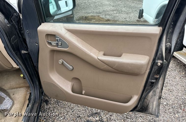 image for item NI9774 2005 Nissan Frontier  King Cab pickup truck