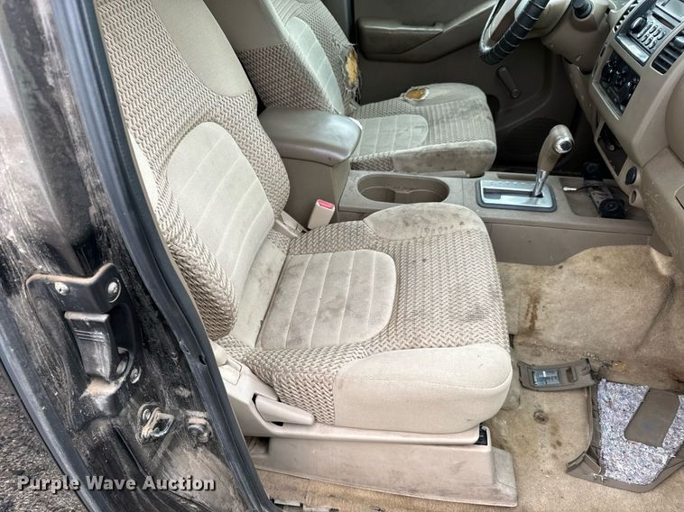 image for item NI9774 2005 Nissan Frontier  King Cab pickup truck