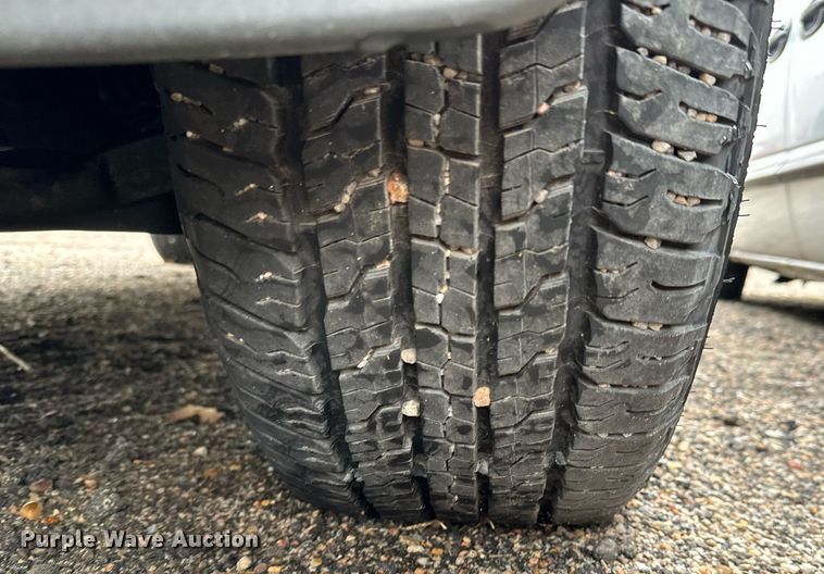 image for item NI9774 2005 Nissan Frontier  King Cab pickup truck