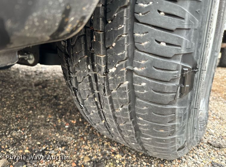 image for item NI9774 2005 Nissan Frontier  King Cab pickup truck