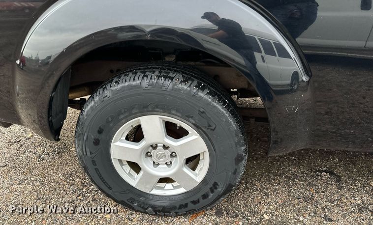 image for item NI9774 2005 Nissan Frontier  King Cab pickup truck