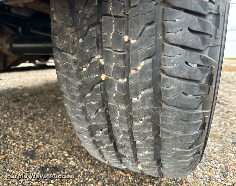 image for item NI9774 2005 Nissan Frontier  King Cab pickup truck