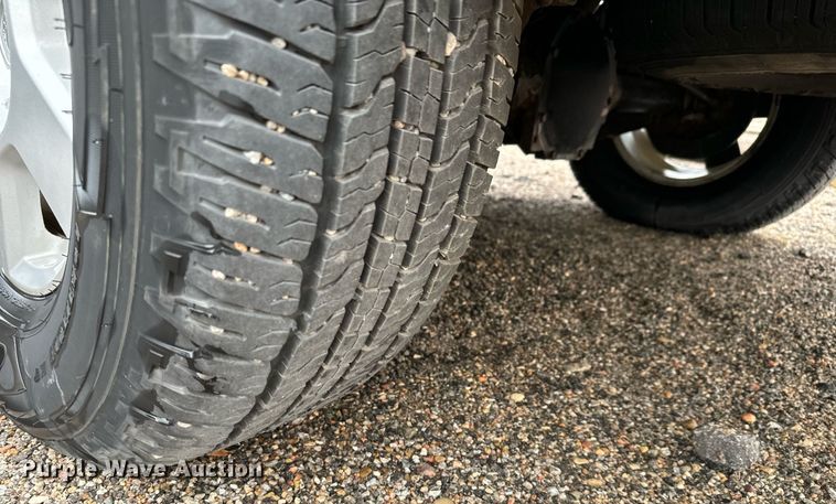 image for item NI9774 2005 Nissan Frontier  King Cab pickup truck