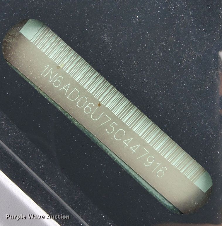 image for item NI9774 2005 Nissan Frontier  King Cab pickup truck