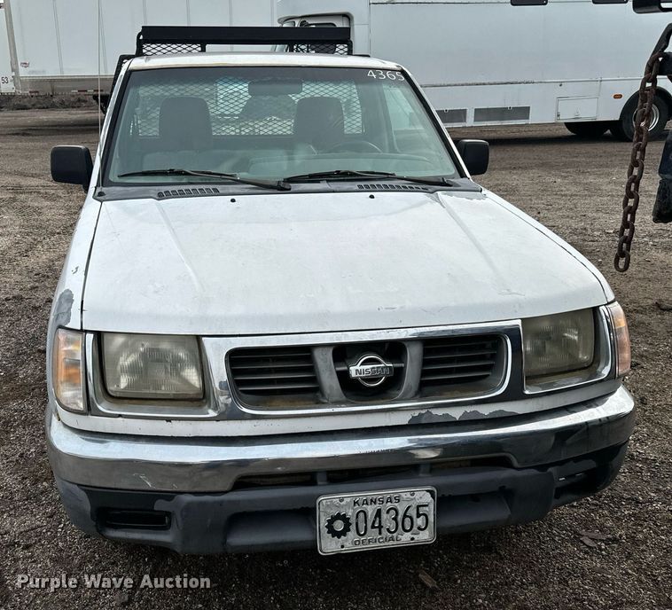image for item NI9777 2000 Nissan Frontier  pickup truck
