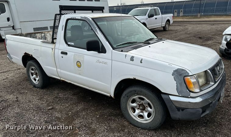 image for item NI9777 2000 Nissan Frontier  pickup truck