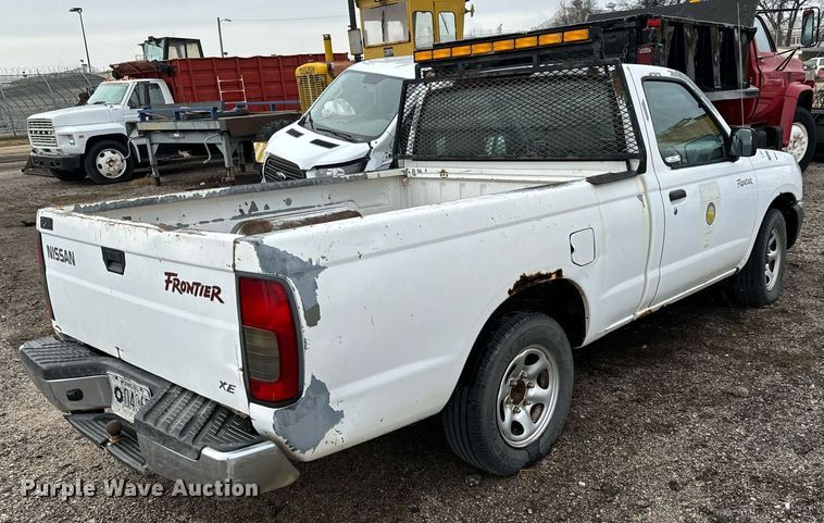 image for item NI9777 2000 Nissan Frontier  pickup truck