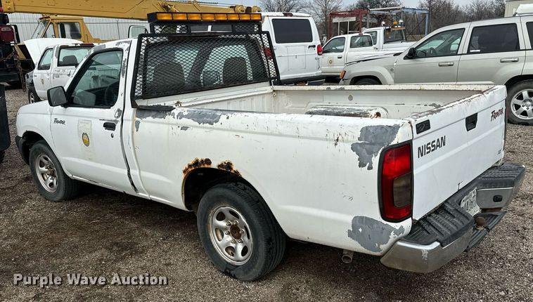 image for item NI9777 2000 Nissan Frontier  pickup truck