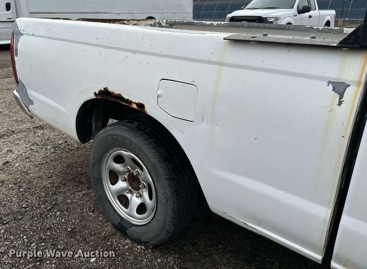 image for item NI9777 2000 Nissan Frontier  pickup truck