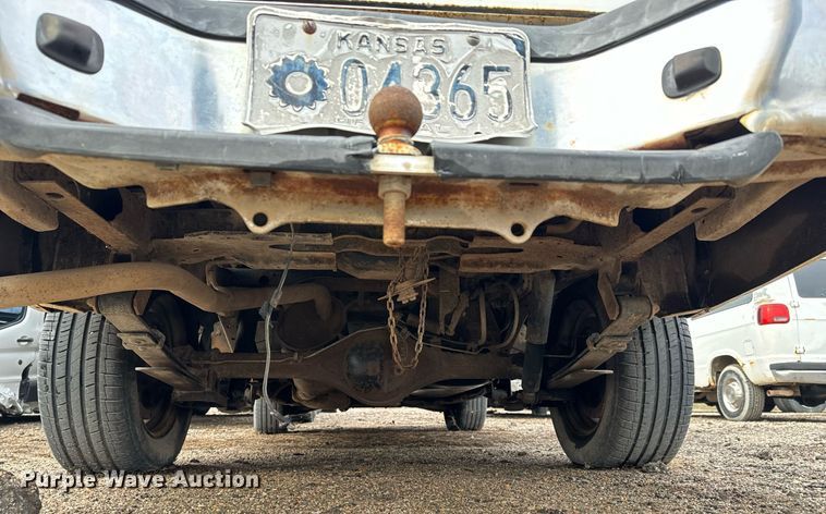 image for item NI9777 2000 Nissan Frontier  pickup truck