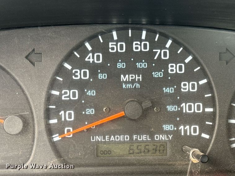 image for item NI9777 2000 Nissan Frontier  pickup truck